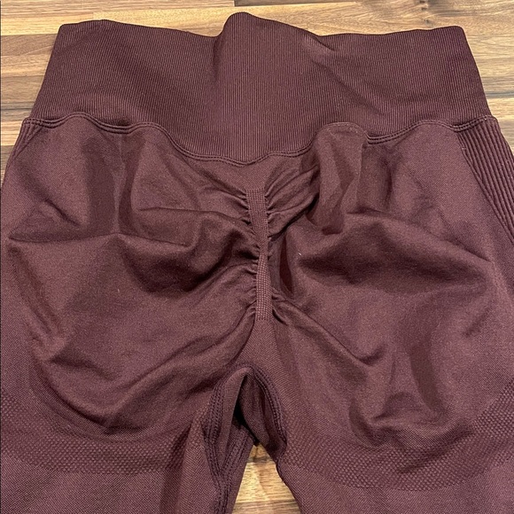 HALARA booty lift  Deep brown Leggings
W/O garment tag. - Picture 3 of 3